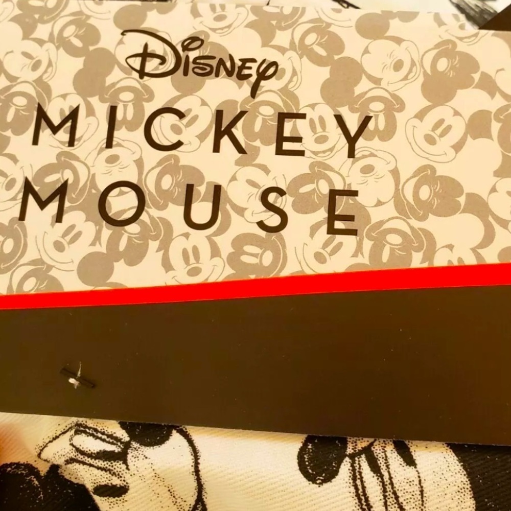 Mickey Mouse Apron!! - Picture 3 of 6